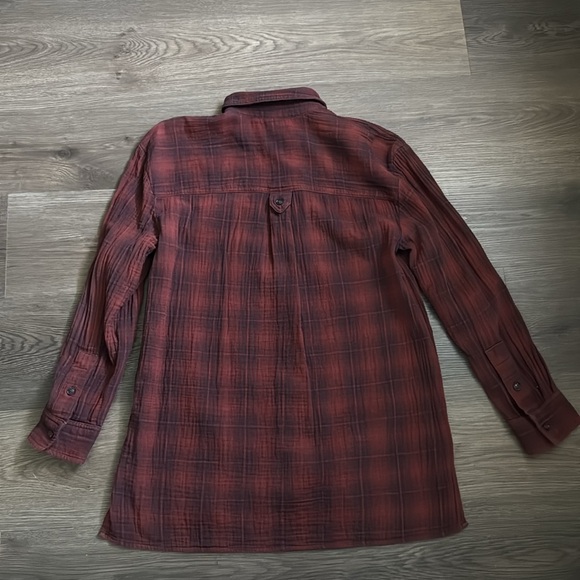 Oversized Button-down Shirt - Picture 5 of 11